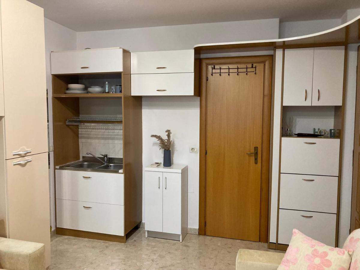 Piazza Center Studio Tiranë Luaran gambar