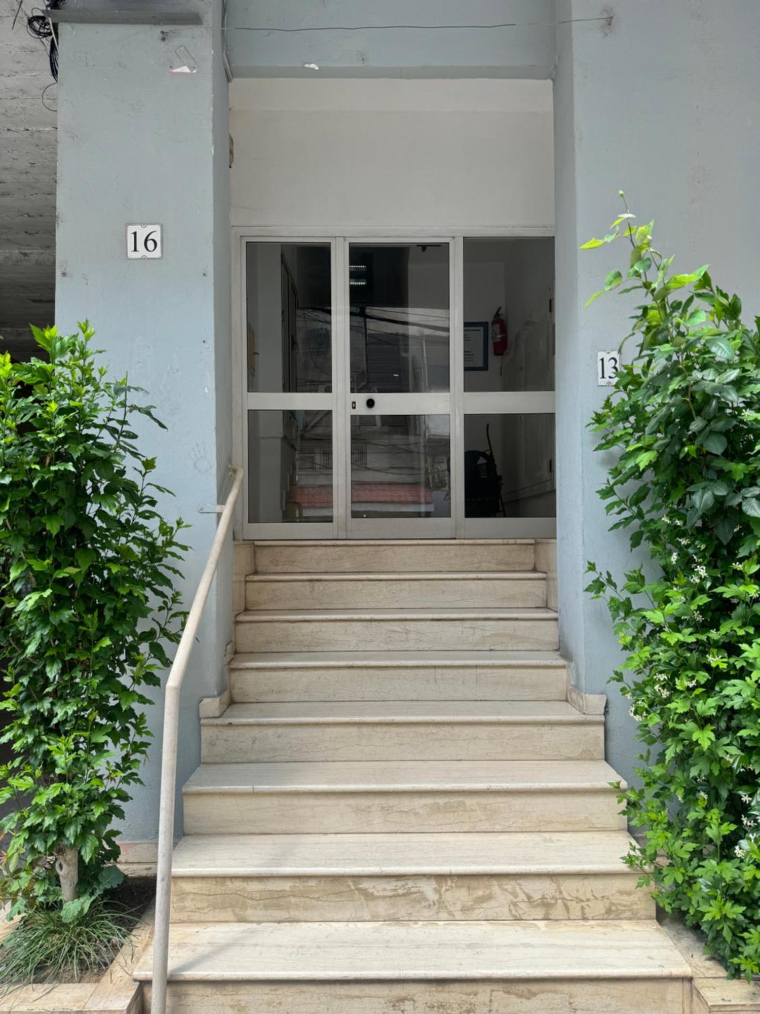 Piazza Center Studio Tiranë Luaran gambar